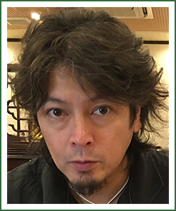 スタッフ 三上